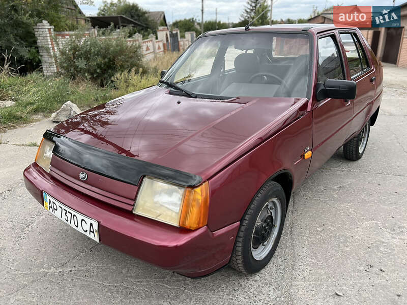 Лифтбек ЗАЗ 1103 Славута 2000 в Запорожье