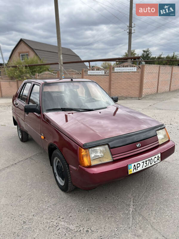Ліфтбек ЗАЗ 1103 Славута 2000 в  фото Ліфтбек ЗАЗ 1103 Славута 2000 в