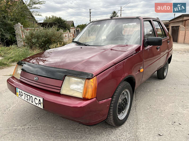 Лифтбек ЗАЗ 1103 Славута 2000 в Запорожье