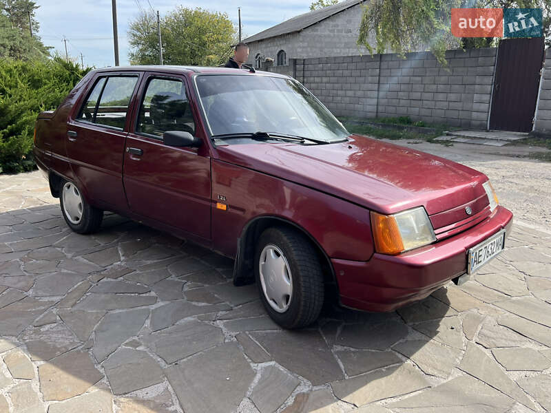 Ліфтбек ЗАЗ 1103 Славута 2000 в Кам'янському фото 3 Ліфтбек ЗАЗ 1103 Славута 2000 в Кам'янському