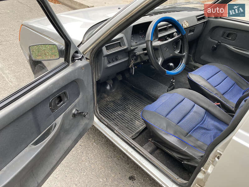 Лифтбек ЗАЗ 1103 Славута 2004 в Запорожье фото 7 Лифтбек ЗАЗ 1103 Славута 2004 в Запорожье