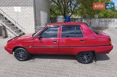 Лифтбек ЗАЗ 1103 Славута 2003 в 