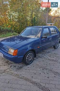 Лифтбек ЗАЗ 1103 Славута 2005 в Черновцах