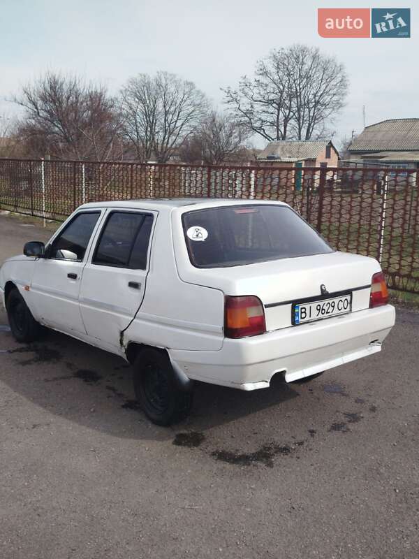 Лифтбек ЗАЗ 1103 Славута 2005 в Градижске