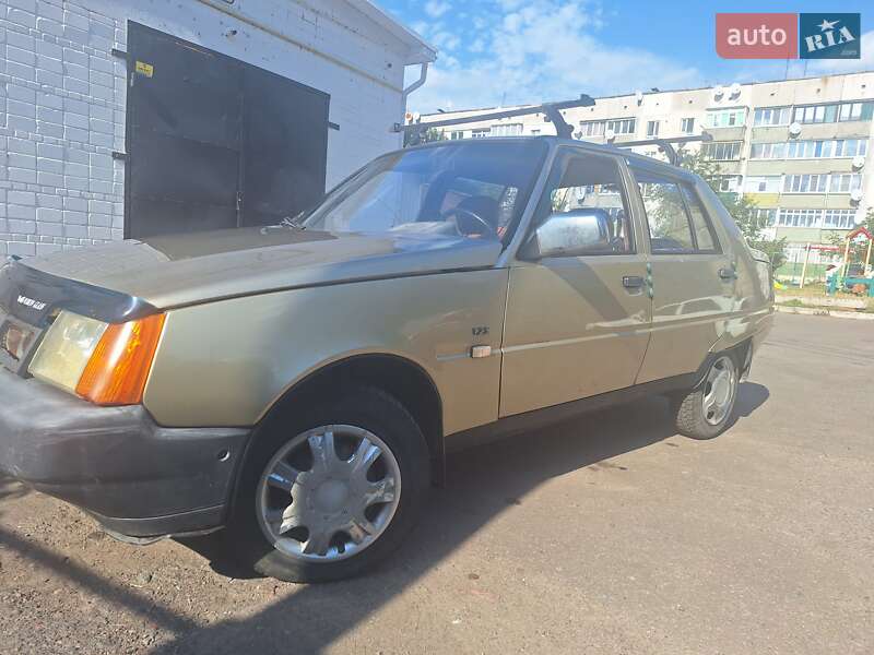 Ліфтбек ЗАЗ 1103 Славута 2006 в Яготині фото Ліфтбек ЗАЗ 1103 Славута 2006 в Яготині