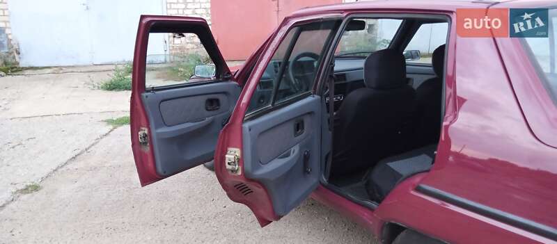 Лифтбек ЗАЗ 1103 Славута 2004 в Южноукраинске фото 5 Лифтбек ЗАЗ 1103 Славута 2004 в Южноукраинске