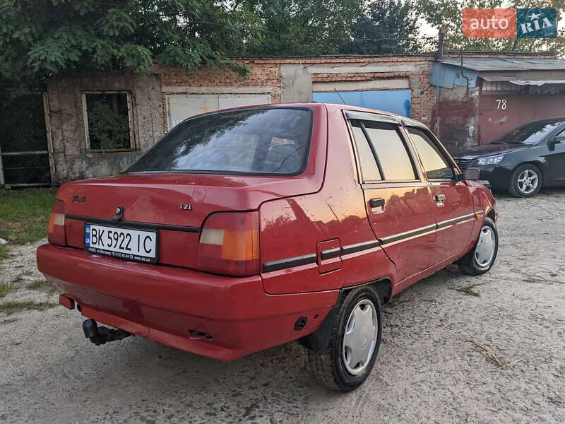 Лифтбек ЗАЗ 1103 Славута 2006 в Ровно