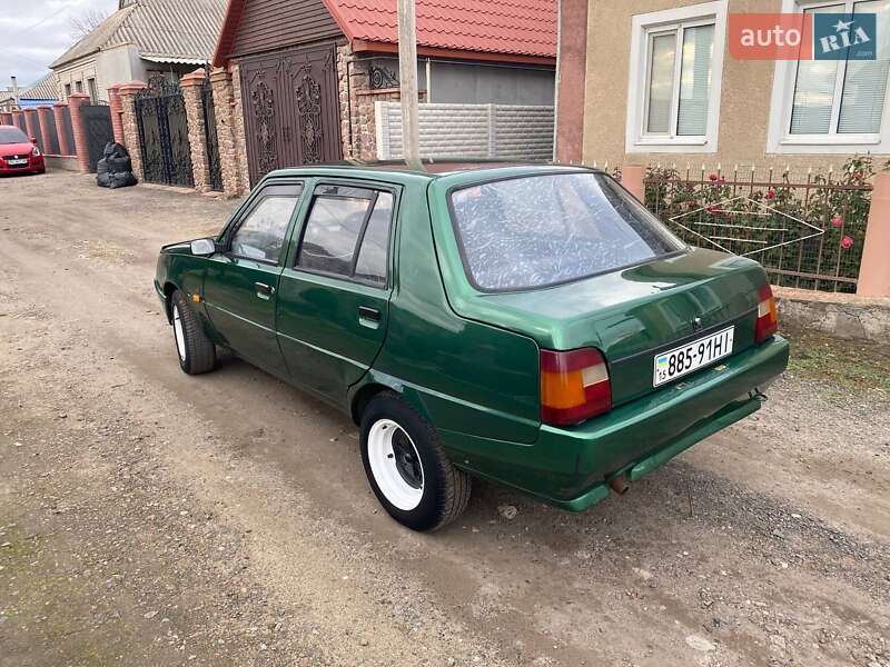 Лифтбек ЗАЗ 1103 Славута 2004 в Вознесенске