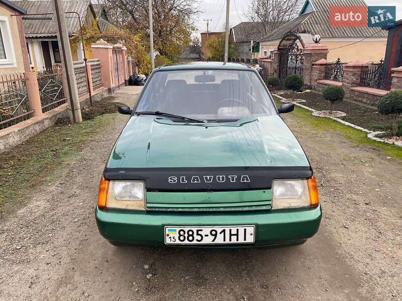 Лифтбек ЗАЗ 1103 Славута 2004 в Вознесенске