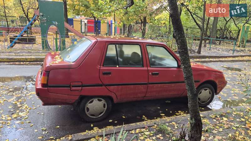 Лифтбек ЗАЗ 1103 Славута 2006 в Киеве