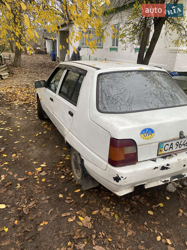 Лифтбек ЗАЗ 1103 Славута 2004 в Черкассах фото 4 Лифтбек ЗАЗ 1103 Славута 2004 в Черкассах