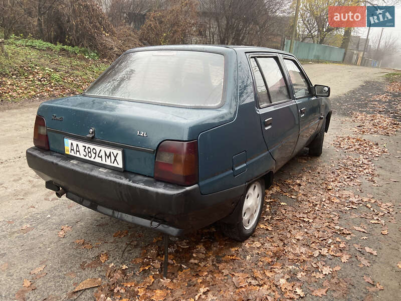 Лифтбек ЗАЗ 1103 Славута 2004 в Иванкове