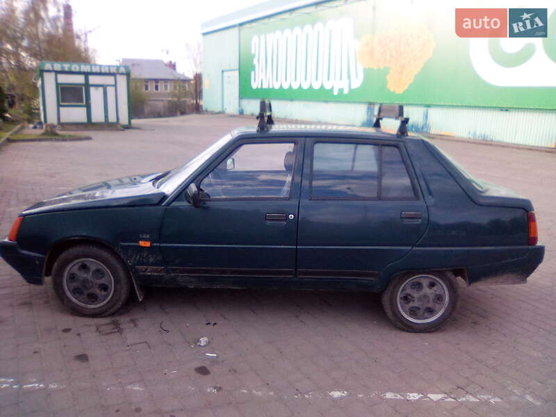 Лифтбек ЗАЗ 1103 Славута 2004 в Яблунице