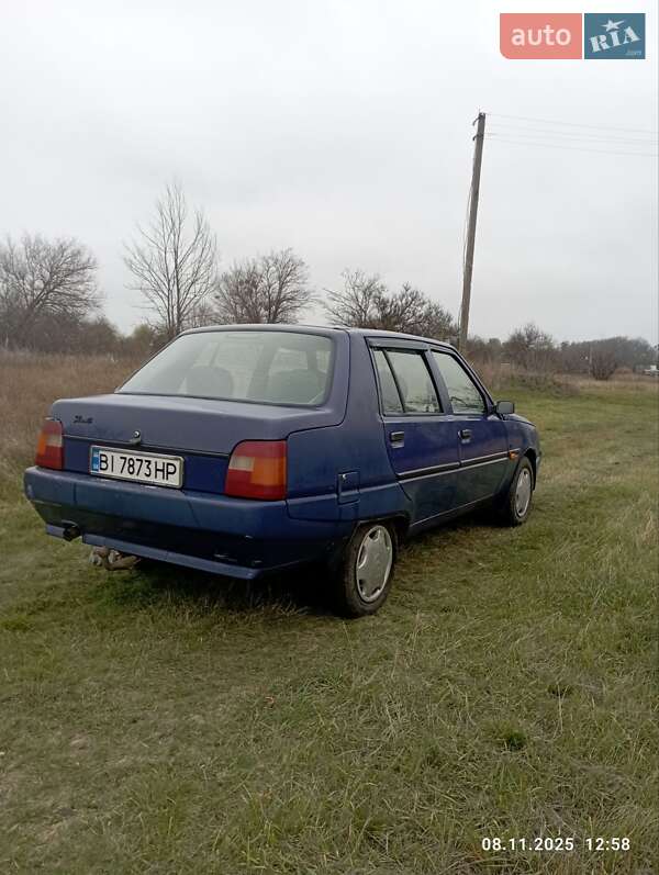 Ліфтбек ЗАЗ 1103 Славута 2003 в Устивиці