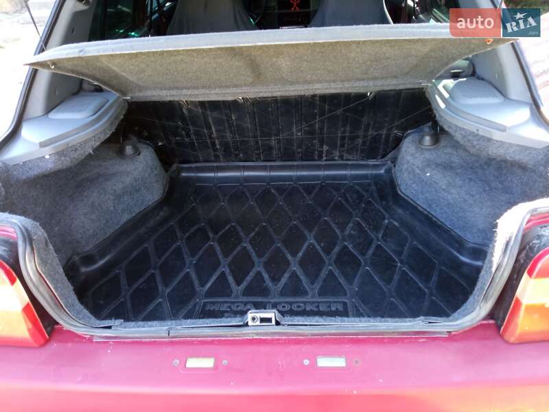 Ліфтбек ЗАЗ 1103 Славута 2002 в Чернівцях