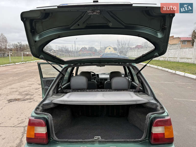 Лифтбек ЗАЗ 1103 Славута 2006 в Прилуках