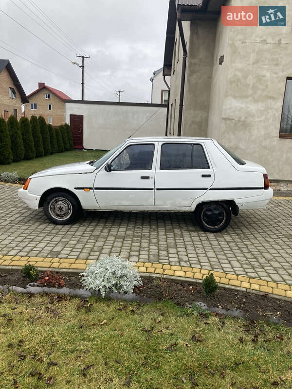 Лифтбек ЗАЗ 1103 Славута 2008 в Львове фото 7 Лифтбек ЗАЗ 1103 Славута 2008 в Львове