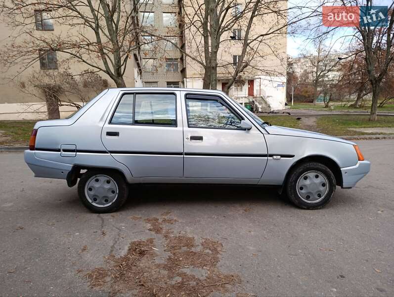 Лифтбек ЗАЗ 1103 Славута 2004 в Харькове фото 6 Лифтбек ЗАЗ 1103 Славута 2004 в Харькове