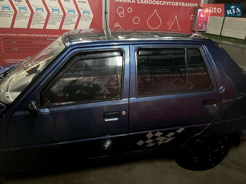 Лифтбек ЗАЗ 1103 Славута 2004 в Киеве