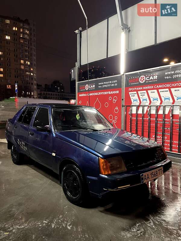 Лифтбек ЗАЗ 1103 Славута 2004 в Киеве