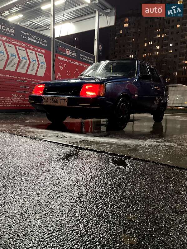 Лифтбек ЗАЗ 1103 Славута 2004 в Киеве