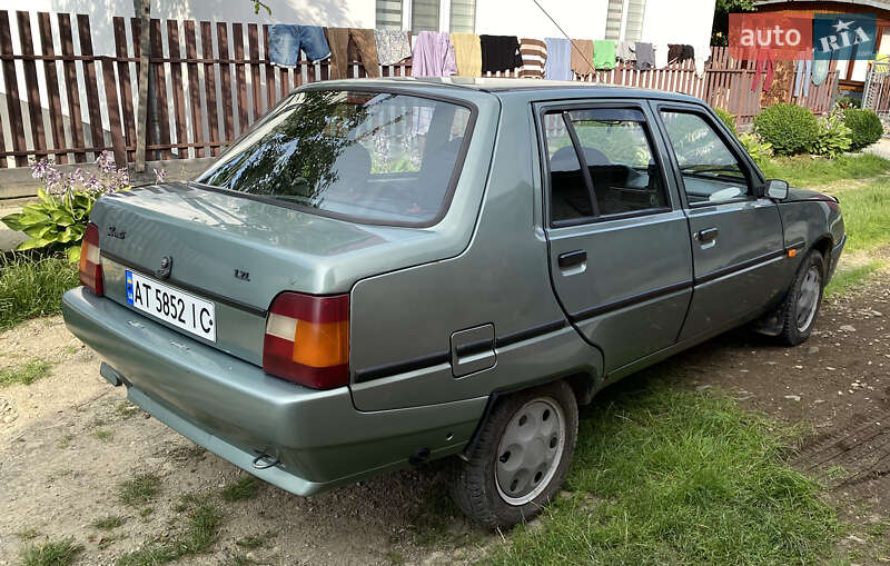 Лифтбек ЗАЗ 1103 Славута 2006 в Порогах