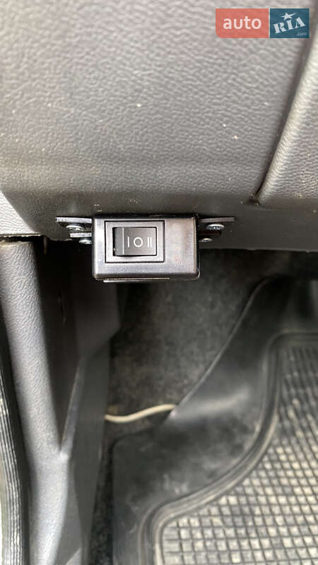 Лифтбек ЗАЗ 1103 Славута 2006 в Порогах