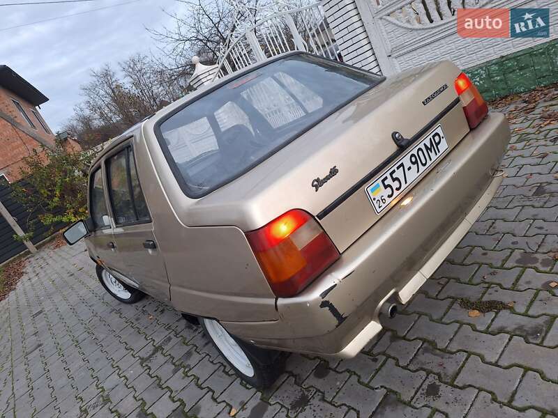 Лифтбек ЗАЗ 1103 Славута 2003 в Черновцах