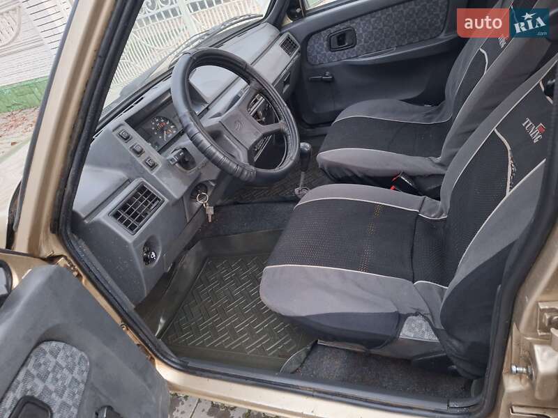 Лифтбек ЗАЗ 1103 Славута 2003 в Черновцах