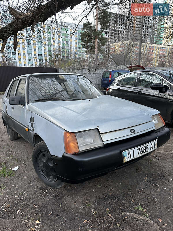 Лифтбек ЗАЗ 1103 Славута 2004 в Киеве