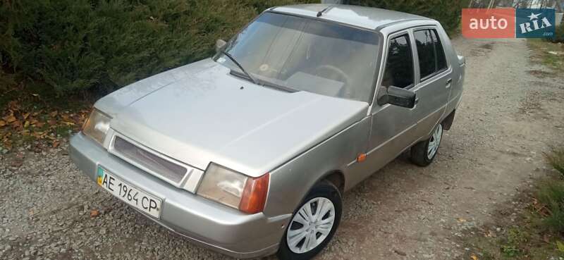 Лифтбек ЗАЗ 1103 Славута 2000 в Днепре