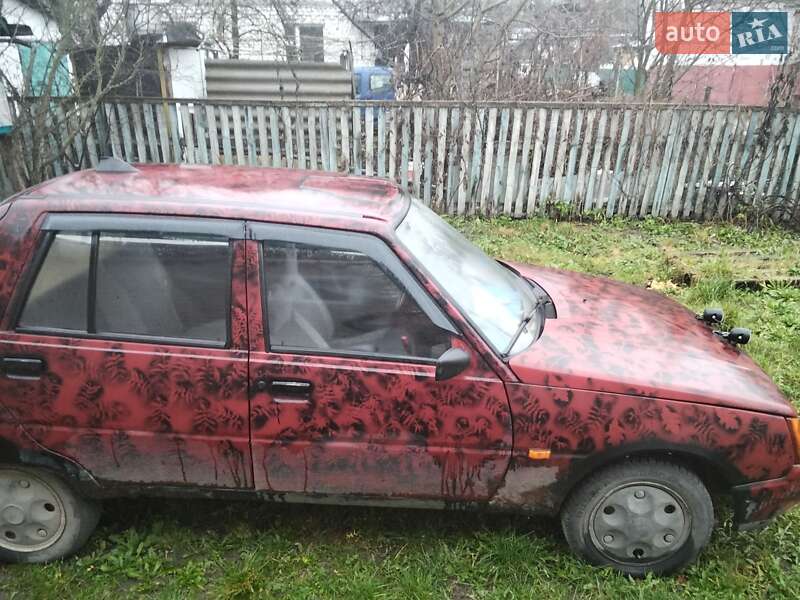 Лифтбек ЗАЗ 1103 Славута 2002 в Житомире