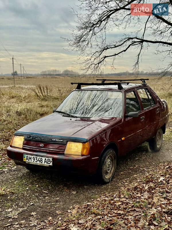 Лифтбек ЗАЗ 1103 Славута 2006 в Радомышле