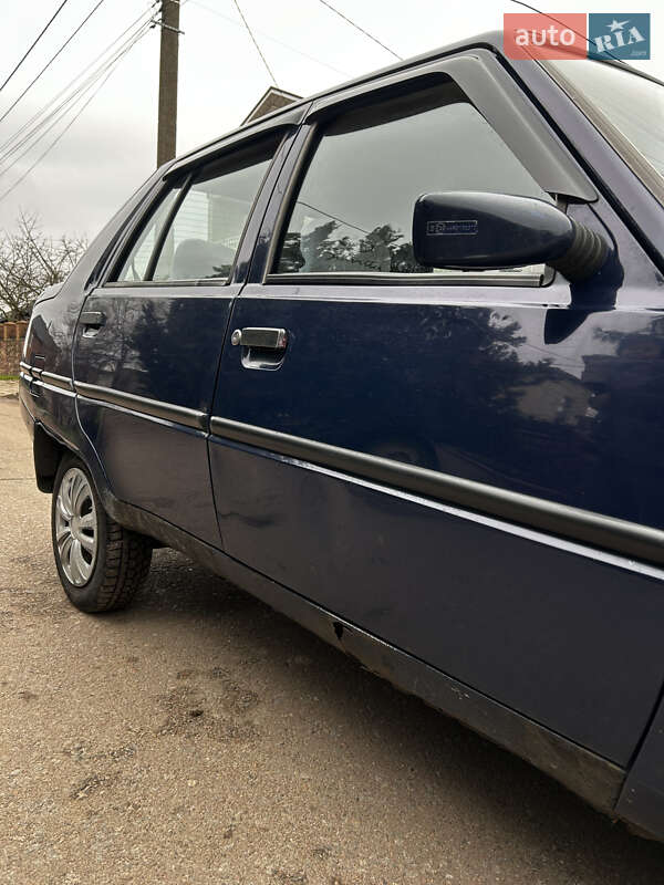 Лифтбек ЗАЗ 1103 Славута 2004 в Житомире