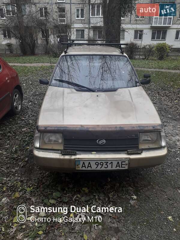 Лифтбек ЗАЗ 1103 Славута 2001 в Киеве