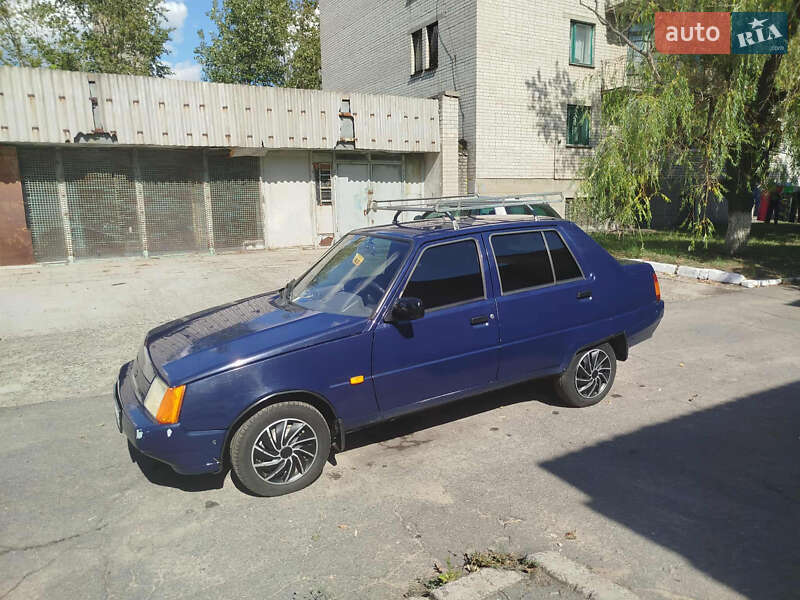 Лифтбек ЗАЗ 1103 Славута 2004 в Горишних Плавнях