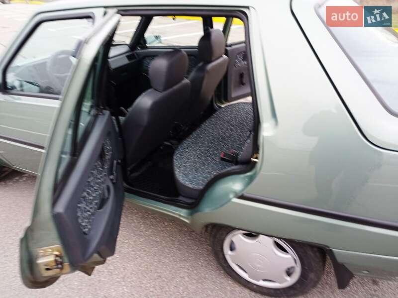 Лифтбек ЗАЗ 1103 Славута 2009 в Запорожье