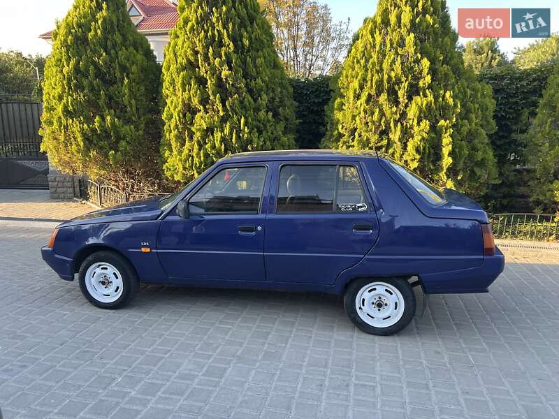 Ліфтбек ЗАЗ 1103 Славута 2003 в Запоріжжі фото 5 Ліфтбек ЗАЗ 1103 Славута 2003 в Запоріжжі