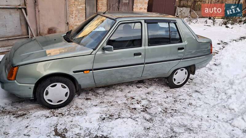 Лифтбек ЗАЗ 1103 Славута 2009 в Запорожье