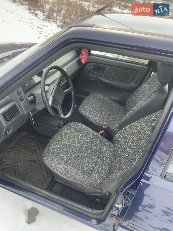 Лифтбек ЗАЗ 1103 Славута 2006 в Хороле фото 11 Лифтбек ЗАЗ 1103 Славута 2006 в Хороле