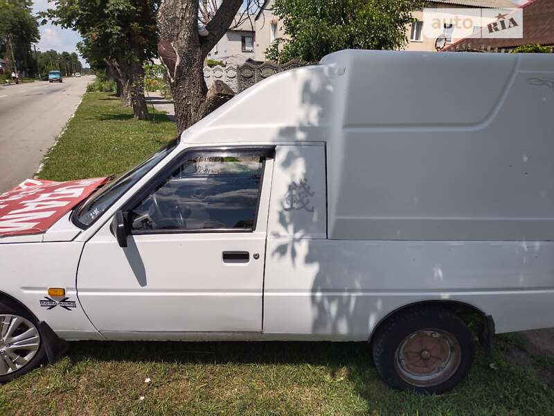 Грузовой фургон ЗАЗ 11055 2006 в Магдалиновке