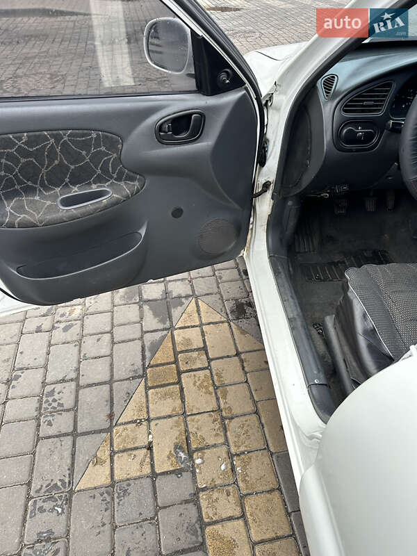 Седан ЗАЗ 1306 2002 в Днепре