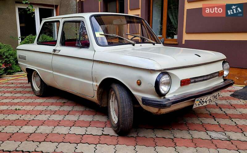 Седан ЗАЗ 968М 1990 в Черновцах