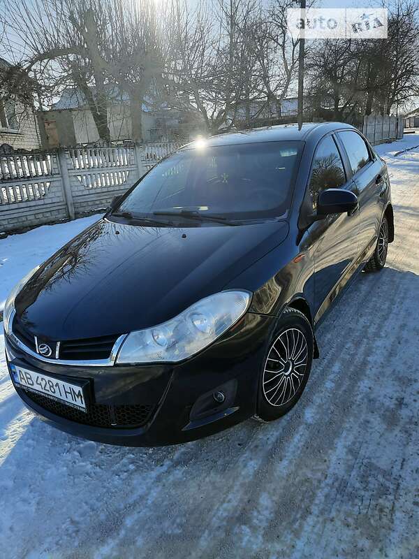 Седан ЗАЗ Forza 2011 в 