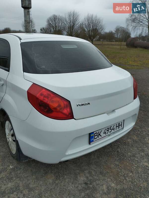 Седан ЗАЗ Forza 2011 в Кременце