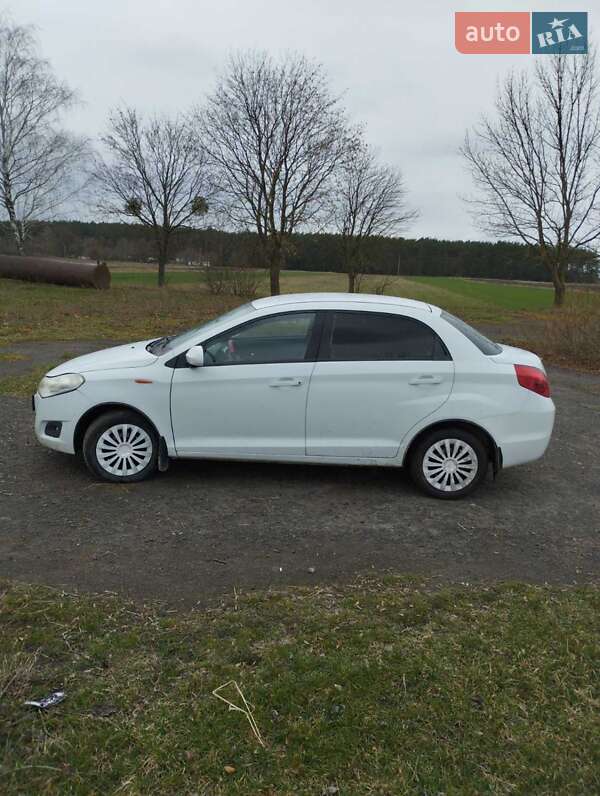 Седан ЗАЗ Forza 2011 в Кременце