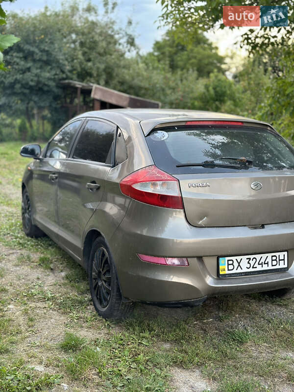 Ліфтбек ЗАЗ Forza 2011 в Львові