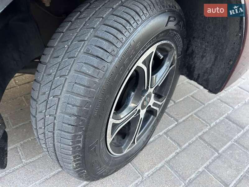 Седан ЗАЗ Lanos 2010 в Киеве