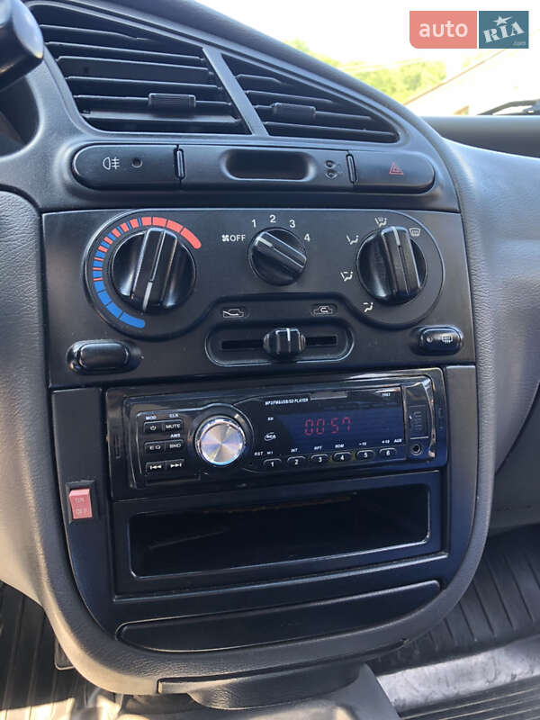 Седан ЗАЗ Lanos 2008 в Винниках