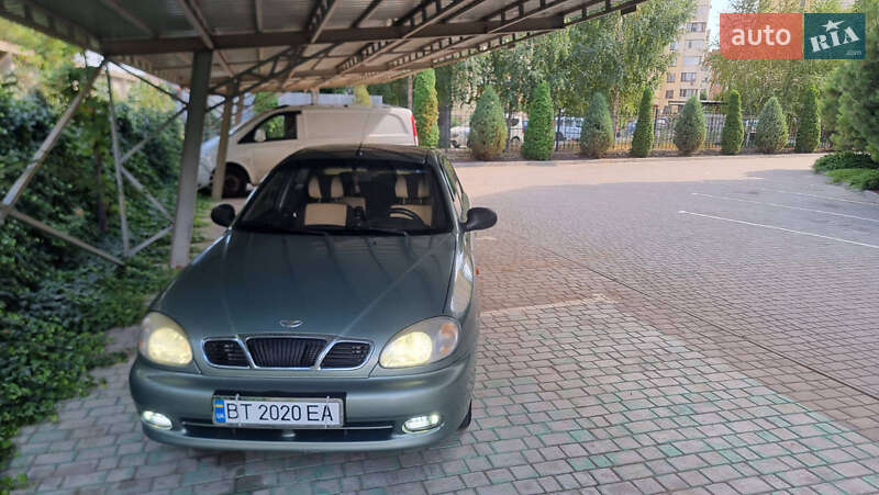 Седан ЗАЗ Lanos 2010 в Великой Александровке